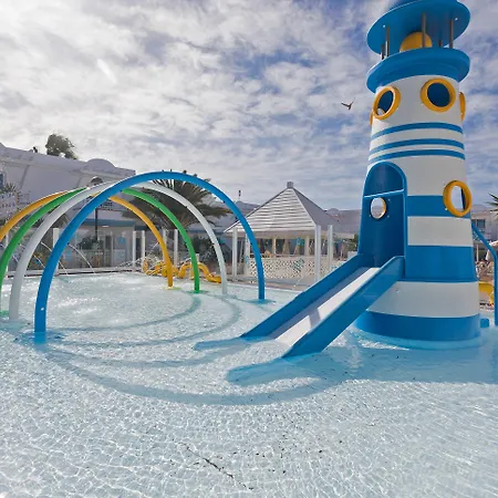Arena Aparthotel 3*