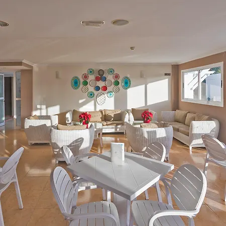 Arena Aparthotel