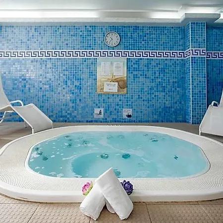 Aparthotel Arena 3*