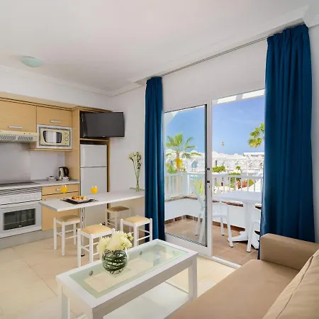 Arena Aparthotel 3*